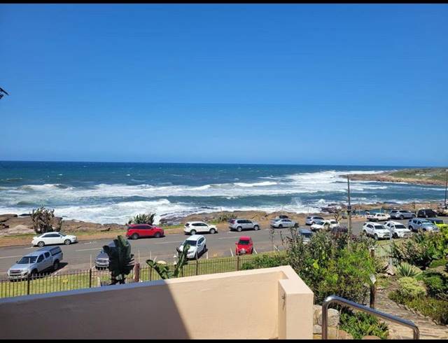 4 BEDROOM APARTMENT FOR SALE IN UVONGO BEACH